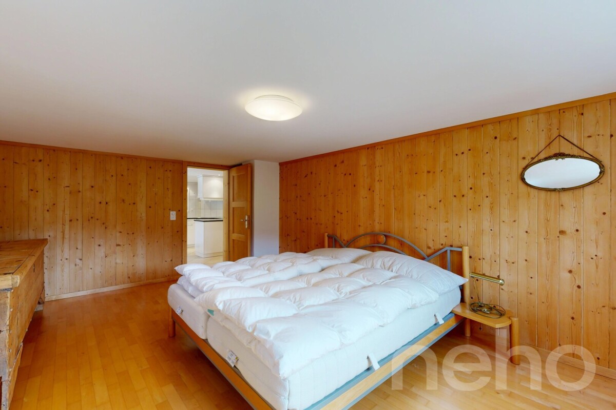 Immobilie in Uors - Grosszügige 7.5 Zimmer Wohnung mit Bündner Charme in Uors - Bild 7
