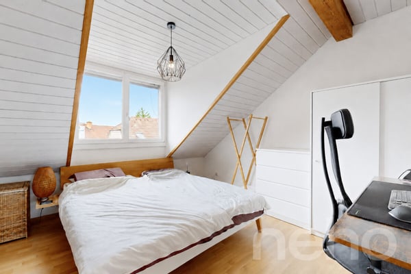 Charmante 3.5-Zimmer-Dachwohnung mit Balkon an ruhiger Lage in Basel 8