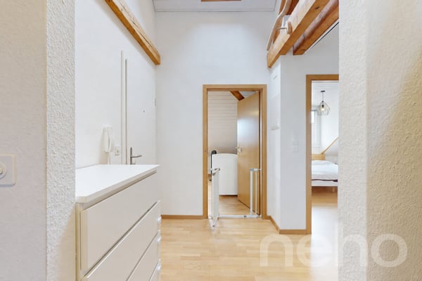 Charmante 3.5-Zimmer-Dachwohnung mit Balkon an ruhiger Lage in Basel 4