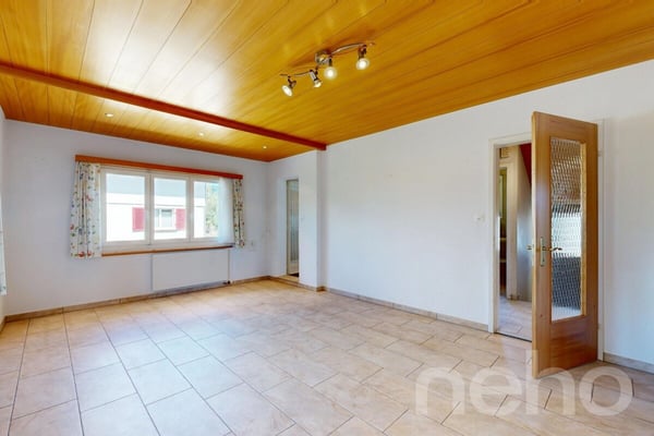 4-Zimmerhaus in ruhiger, leicht erhöhter Lage mit Umschwung 2