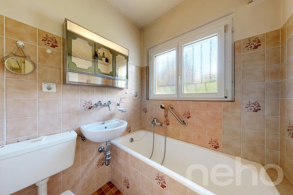 Exclusif: Petite villa de 3 chambres à rénover 8