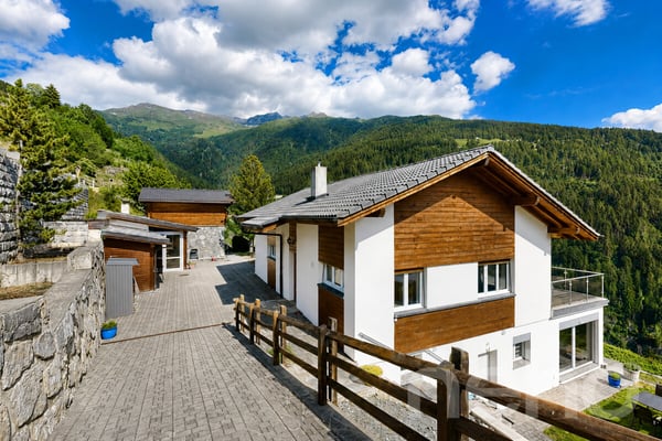 Magnifique propriété avec vue panoramique à Mase 1