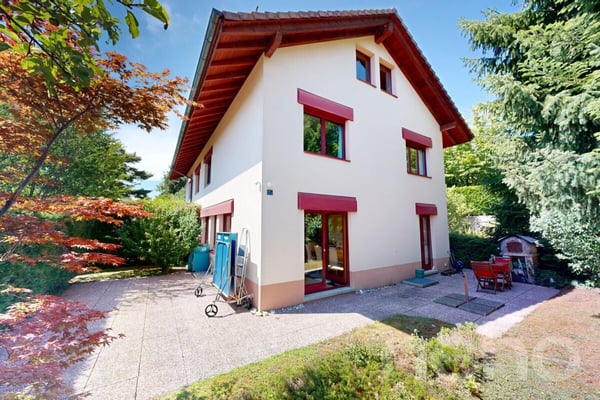 A charming family home with a garden in the heart of Épalinges 1