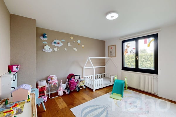 Modernisiertes Einfamilienhaus mit Designküche und Wintergarten 11