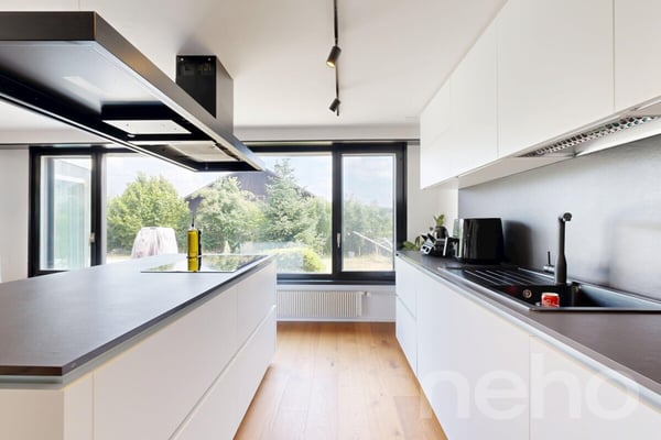Modernisiertes Einfamilienhaus mit Designküche und Wintergarten 4