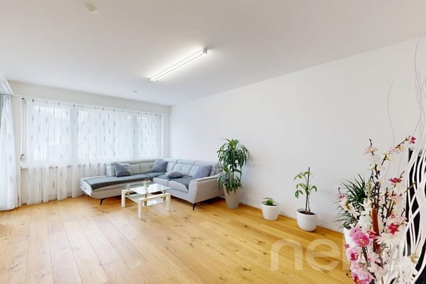 Modernisierte 4.5-Zimmerwohnung mit Garagenbox (im Baurecht) 1
