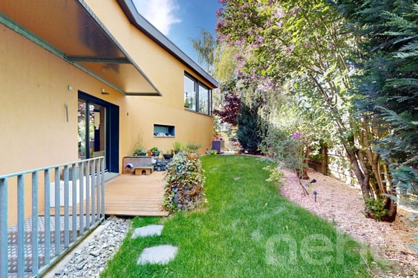 Maison d'architecte avec studio indépendant dans un cadre intimiste 2
