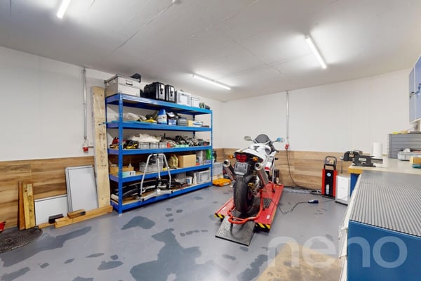 13 Minuten von Winterthur entfernt - 3 Garagenplätze und Werkstatt 8