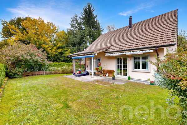 Freistehendes 5.5-Zimmer Einfamilienhaus mit Garten 3