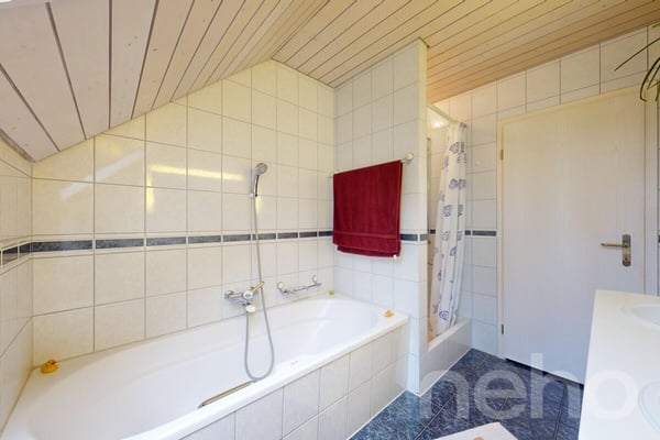 Freistehendes 5.5-Zimmer Einfamilienhaus mit Garten 9
