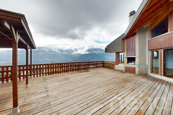Maison spacieuse 8.5 + appartement 2.5 indépendant avec vue dégagé 11