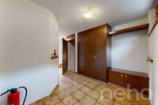 Maison spacieuse 8.5 + appartement 2.5 indépendant avec vue dégagé 12
