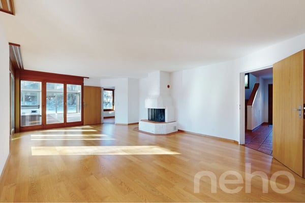 Grosses Einfamilienhaus mit Garten, Wintergarten und viel Potenzial 2