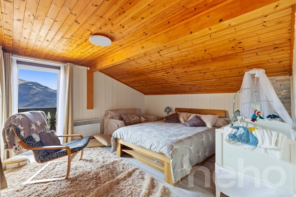Chalet 8.5 + studio indépendant et vue dégagé dans un quartier calme 5