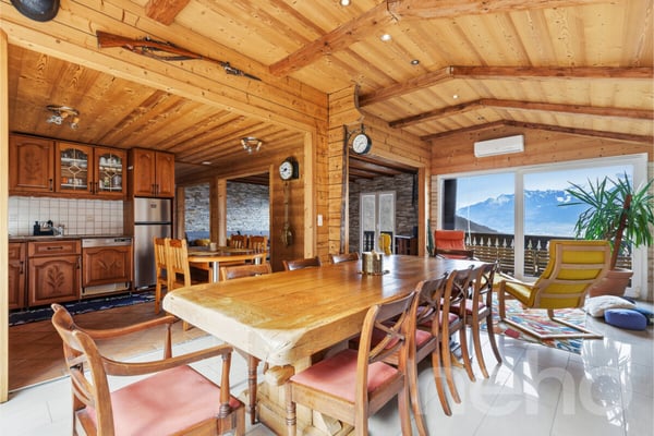 Chalet 8.5 + studio indépendant et vue dégagé dans un quartier calme 4