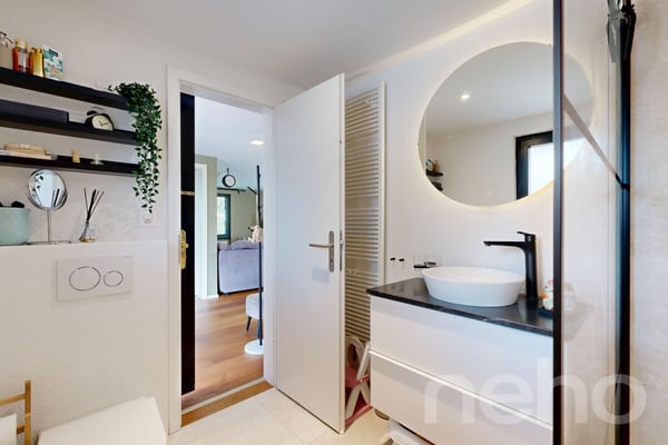 Modernisiertes Einfamilienhaus mit Designküche und Wintergarten 12