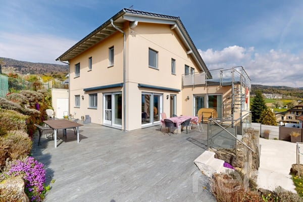 Maison passive avec studio, piscine et vue dégagée 5