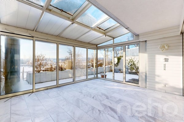 Terrassenwohnung auf zwei Ebenen mit Wintergarten und Panorama 11