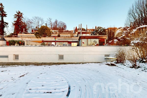 Terrassenwohnung auf zwei Ebenen mit Wintergarten und Panorama 1