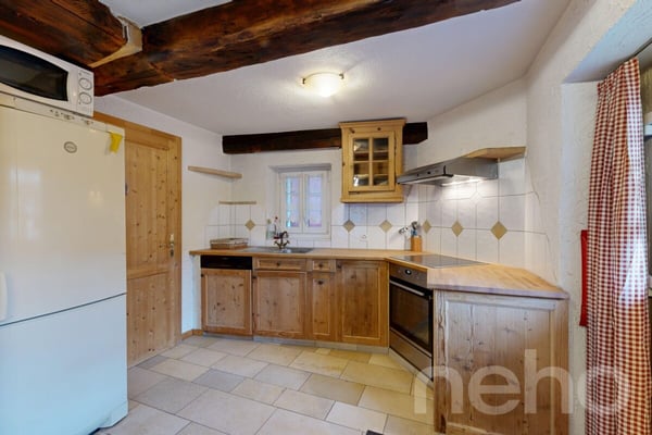 Exclusif: Chalet sur trois niveaux avec jardin 12