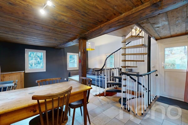 Exclusif: Chalet sur trois niveaux avec jardin 10