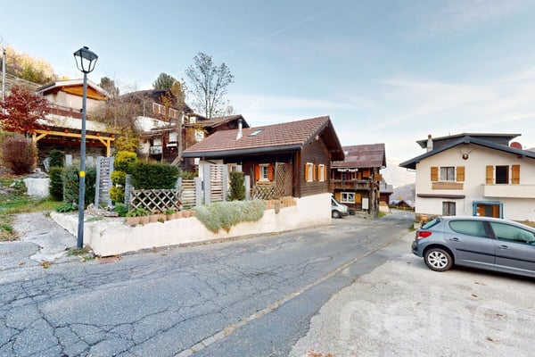 Exclusif: Chalet sur trois niveaux avec jardin 7