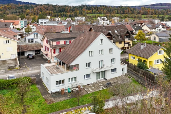 Immeuble avec excellent Rendement Entièrement Rénové ! 2