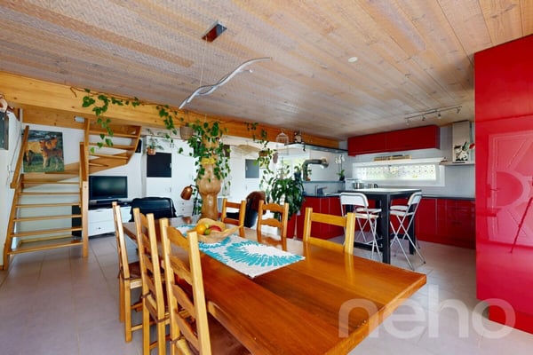 Les Bayards: Ancienne ferme avec grange et appartements 4