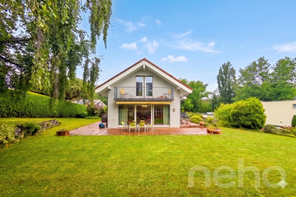 Elegant semi-detached house with a garden on the outskirts of Morges