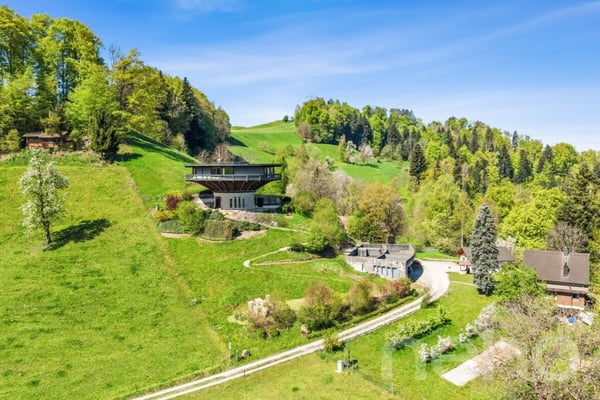 Wohnen im Rundhus. Architektur, Natur und Ruhe in Neuheim