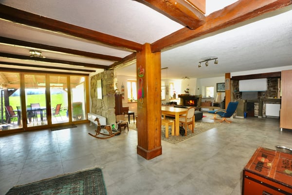 Spacieux triplex avec terrasse, jardin et piscine intérieure 2