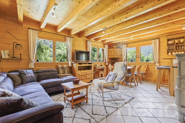 Chalet authentique + dépendance de charme 10
