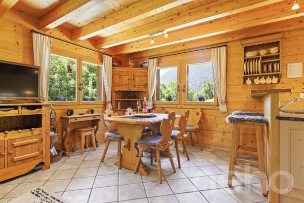 Chalet authentique + dépendance de charme 7