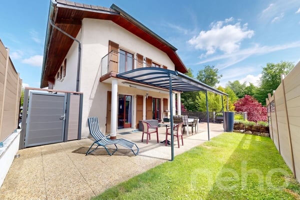 Maison familiale lumineuse avec jardin 2