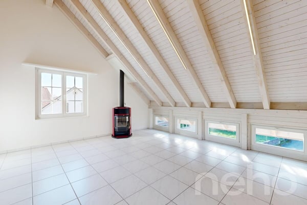 Stilvolle 4.5-Zimmer-Attika-Maisonette mit Charme und Komfort 2