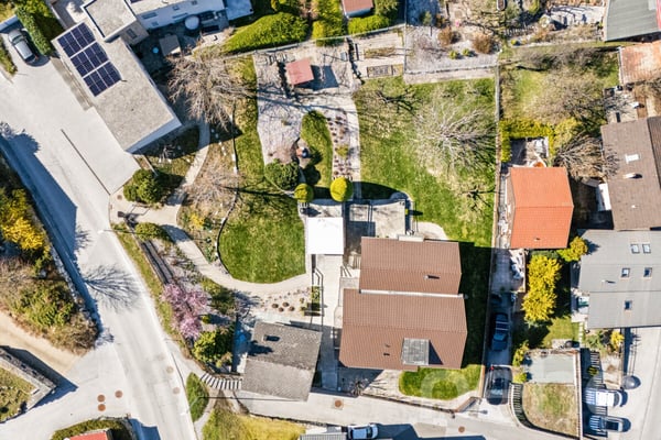 Ensemble immobilier d?exception Maison d'architecte + Raccard + locaux 10