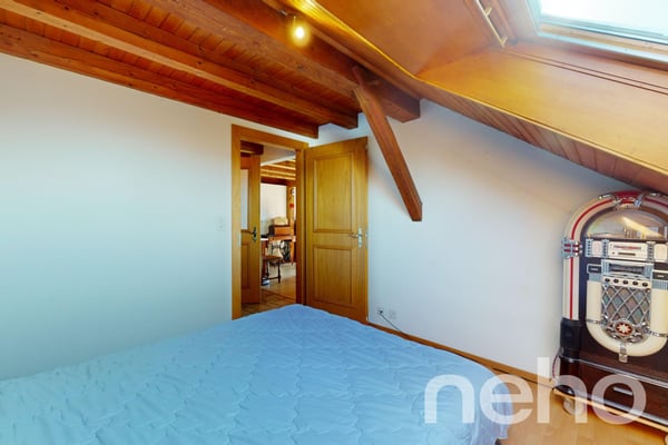 Appartement + bureau indépendant à Ursins ! 4