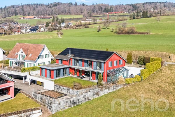 Exklusives Einfamilienhaus mit Weitsicht in idyllischer Lage 2