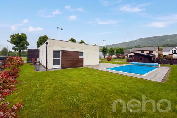 Bungalow mit Pool an ruhiger Lage im Jura 3