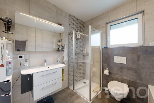 Bungalow mit Pool an ruhiger Lage im Jura 9