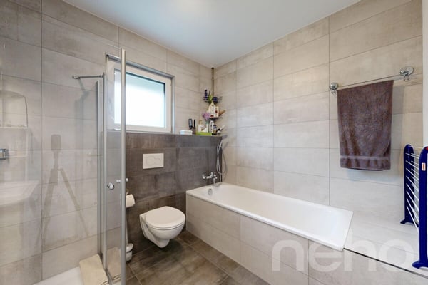 Bungalow mit Pool an ruhiger Lage im Jura 8