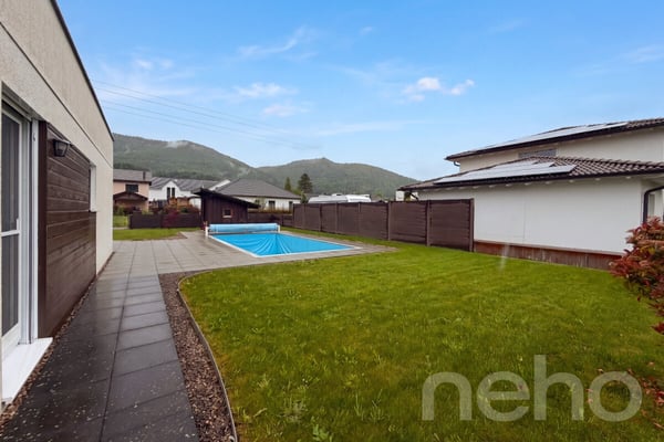 Bungalow mit Pool an ruhiger Lage im Jura 11