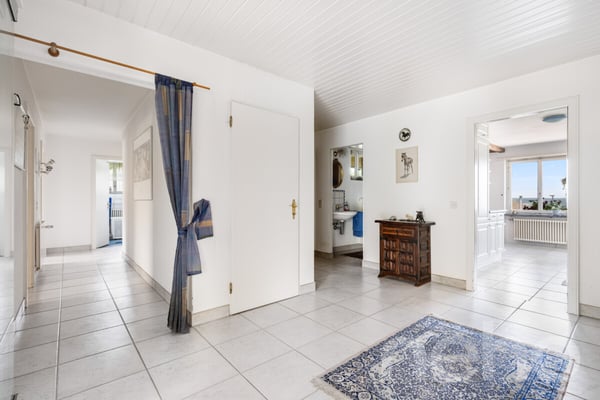Einmalige Gelegenheit - Freistehendes 7-Zimmer-Einfamilienhaus 2
