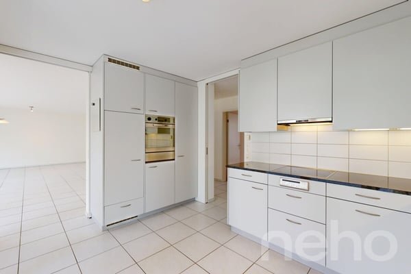 Grosszügige Eigentumswohnung mit 27 m² Balkon an ruhiger Wohnlage 8