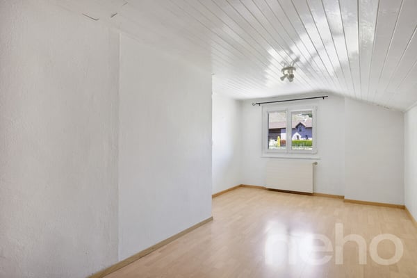 Opportunité rare à Leytron : maison aux multiples possibilités 11