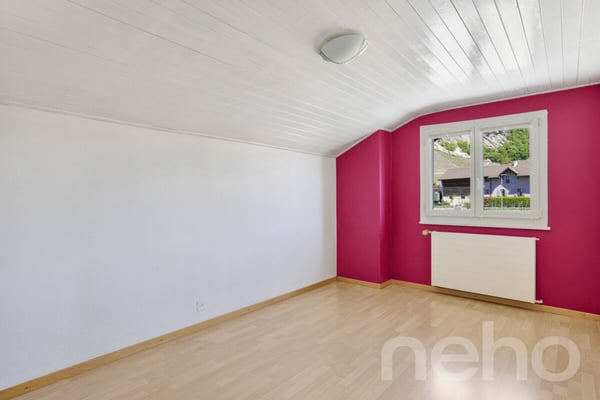 Opportunité rare à Leytron : maison aux multiples possibilités 10
