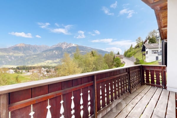 Charmantes Chalet mit Bergsicht und Ausbaupotenzial in Laax 7