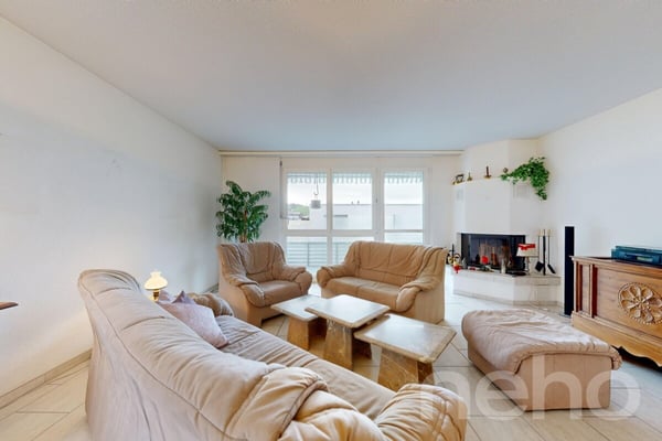 Helle Attikawohnung mit Dachterrasse, Cheminée & Charme 2