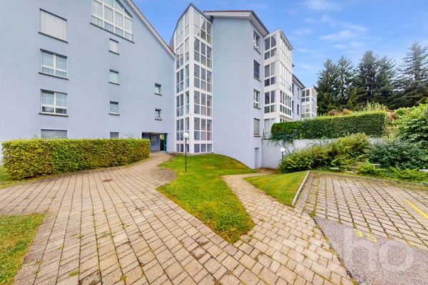 Charmante 3.5-Zimmer-Wohnung mit Wintergarten & Cheminée in Wittenbach 1