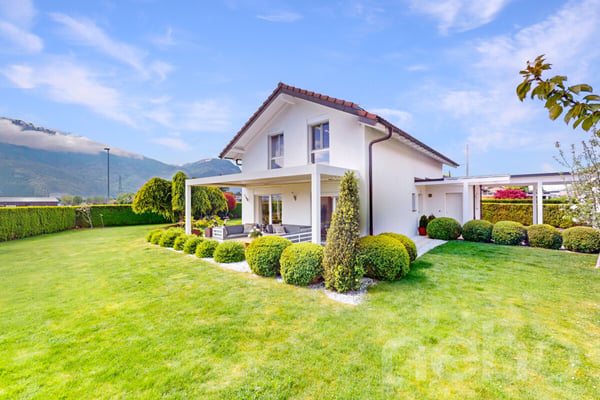 Maison meublée d?exception à Aigle avec vue et grand jardin 1